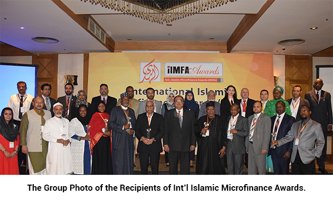 The Group Photo of the Recipients of Int'l Islamic Microfinance Awards.